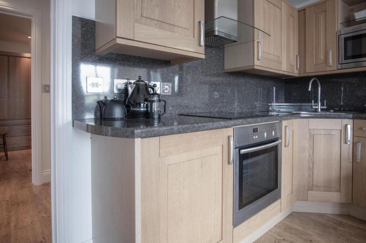 Goscar Court - 1 Bedroom Apartment - Tenby Exterior photo